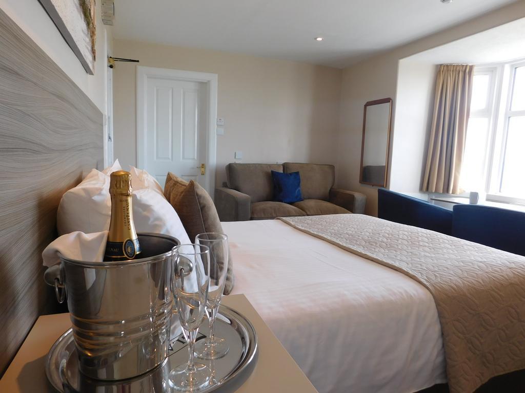 Cullen Bay Hotel ภายนอก รูปภาพ