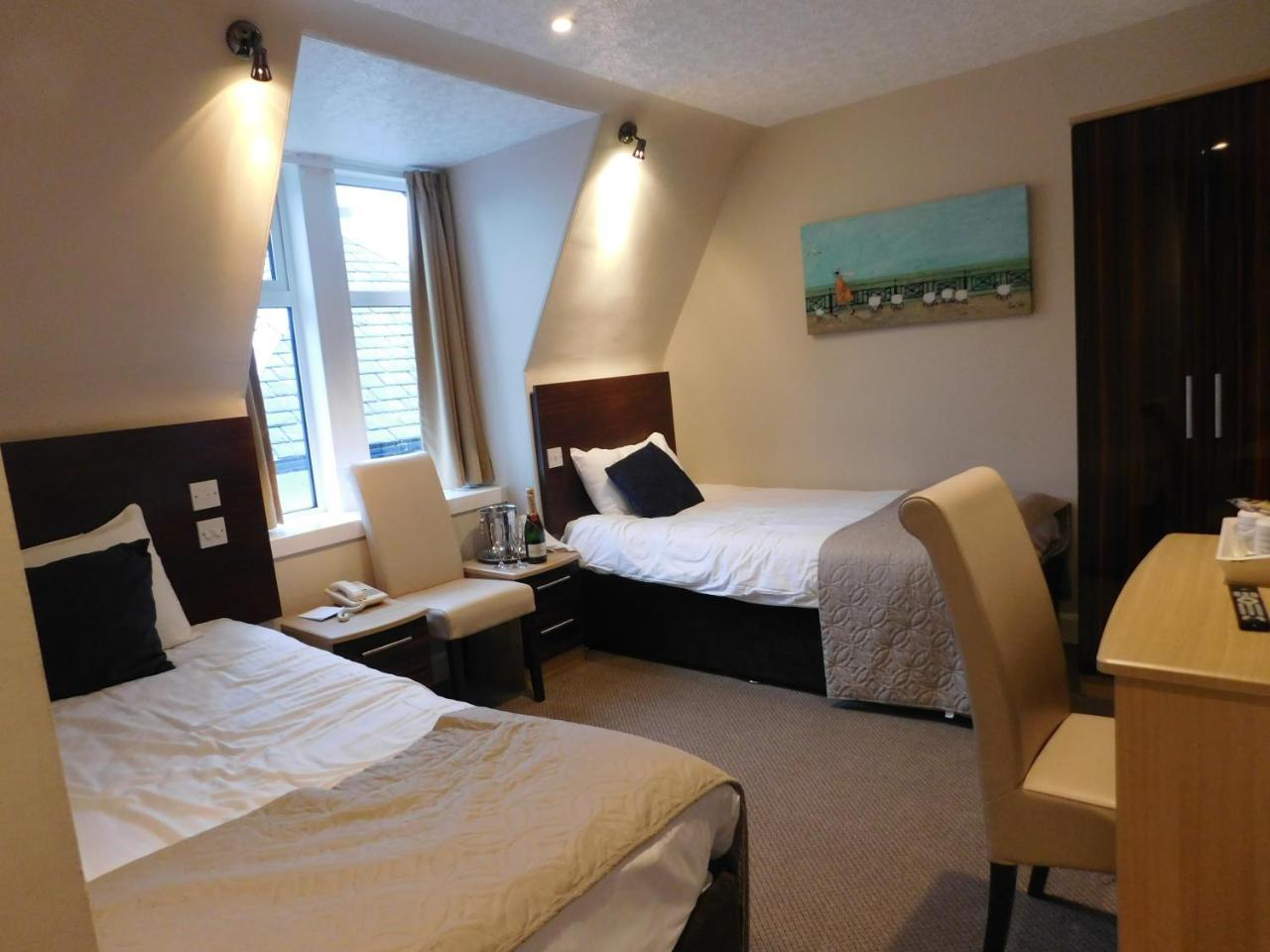 Cullen Bay Hotel ภายนอก รูปภาพ