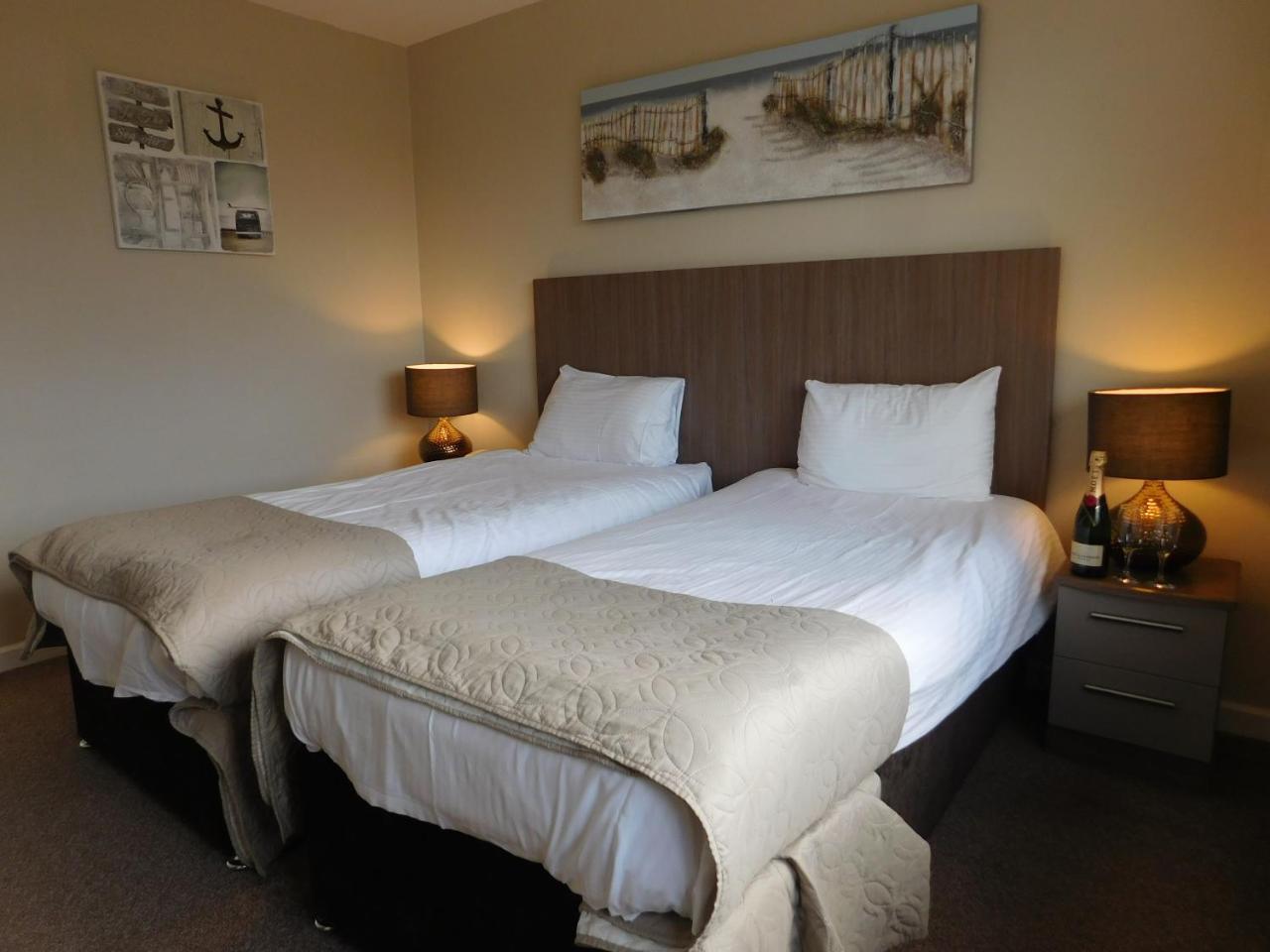 Cullen Bay Hotel ภายนอก รูปภาพ